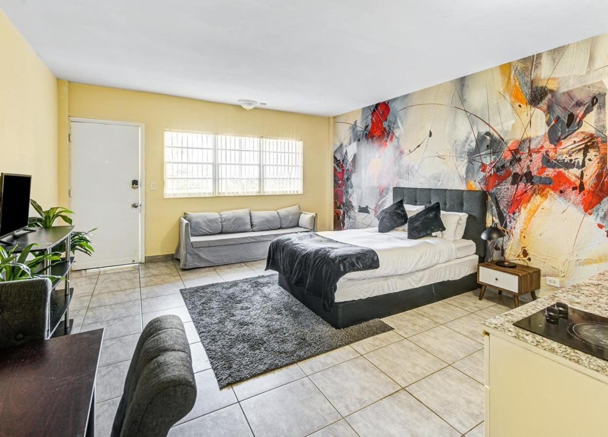 Private Hallandale Beach Studio Wbath Walking Distance To The Beach Pool Free Parking Dış mekan fotoğraf